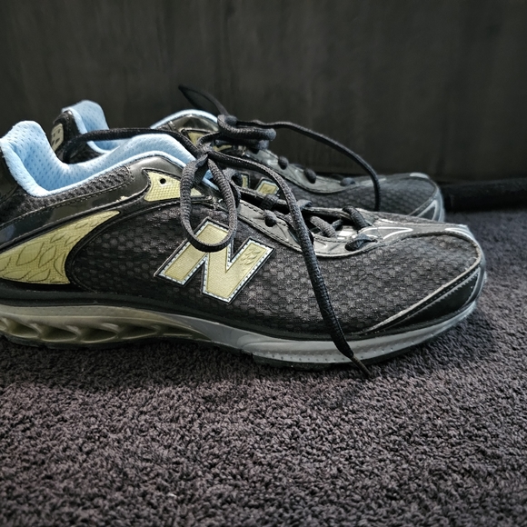 *New Balance Athletic Shoes* - Picture 9 of 14